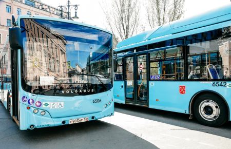 Петербуржцы боятся упасть в обморок от духоты в новых «комфортных» автобусах