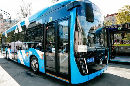 «Неимоверная духота»: жители Петербурга задыхаются в новых «комфортных» автобусах