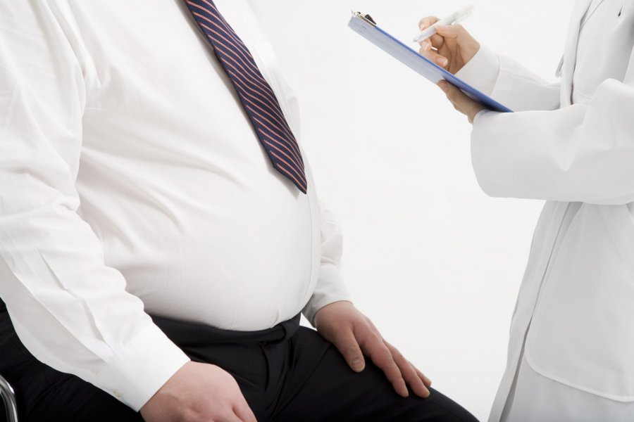 Хирург заявил, что массовое ожирение граждан РФ связано с их низкими доходами