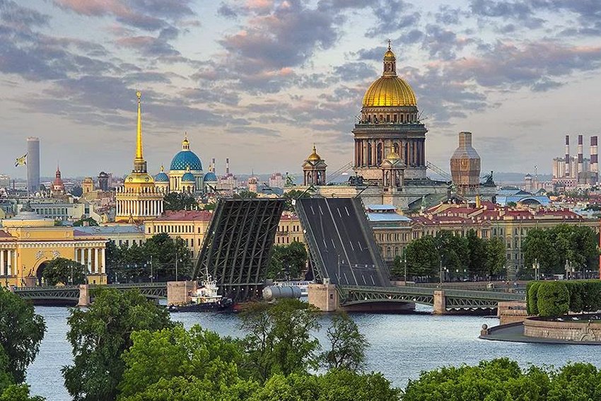 Петербург занял третье место в рейтинге самых дешёвых направлений для летних турпоездок