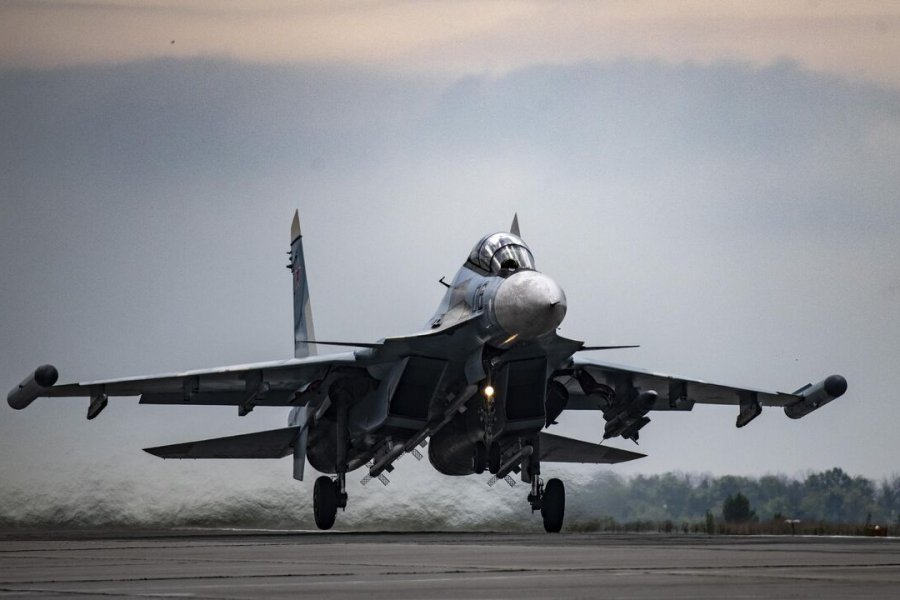 Новые ракеты сделают истребитель Су-35 непобедимым