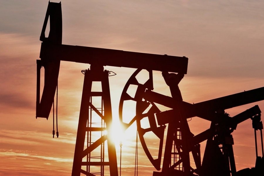 Эксперт привел прогноз последствия решения о введении верхнего предела цены на нефть из России
