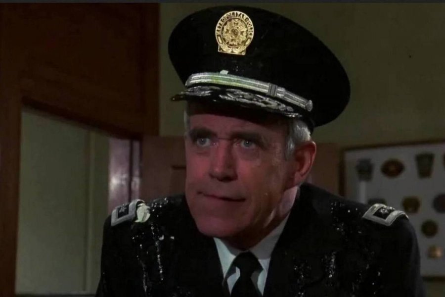 На 90-м году жизни скончался актер из «Полицейской академии» Джордж Робертсон