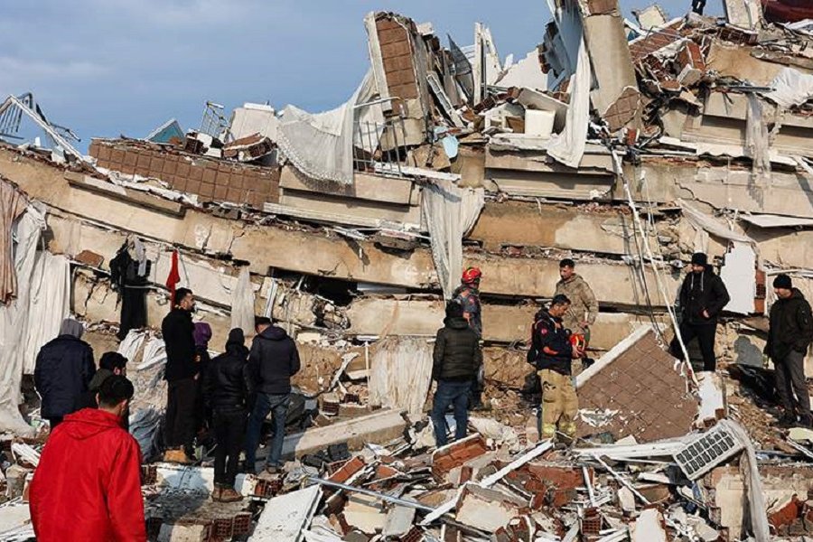 Матери звезд турецких сериалов «Постучись в мою дверь» оказались под завалами после землетрясения