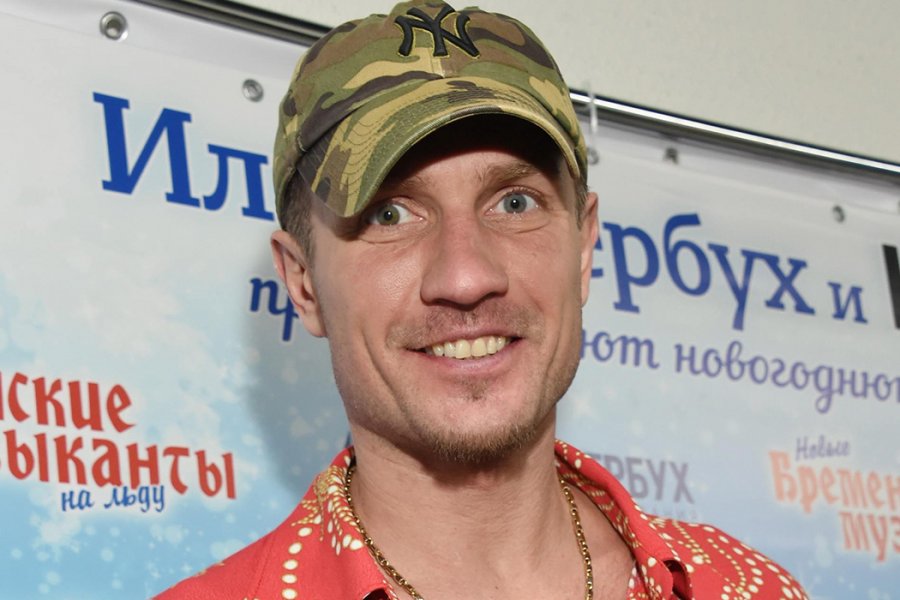 Тренер РФ Жулин заявил, что причину заболевания Костомарова только предстоит выяснить