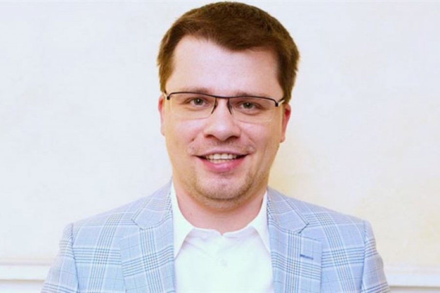 Гарик Харламов продолжает поддерживать отношения с покинувшим Россию Семеном Слепаковым