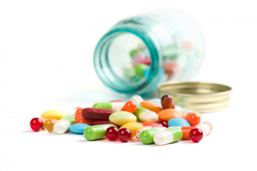 Терапевт Кондратий заявил, что бездумное потребление витаминов наносит вред здоровью