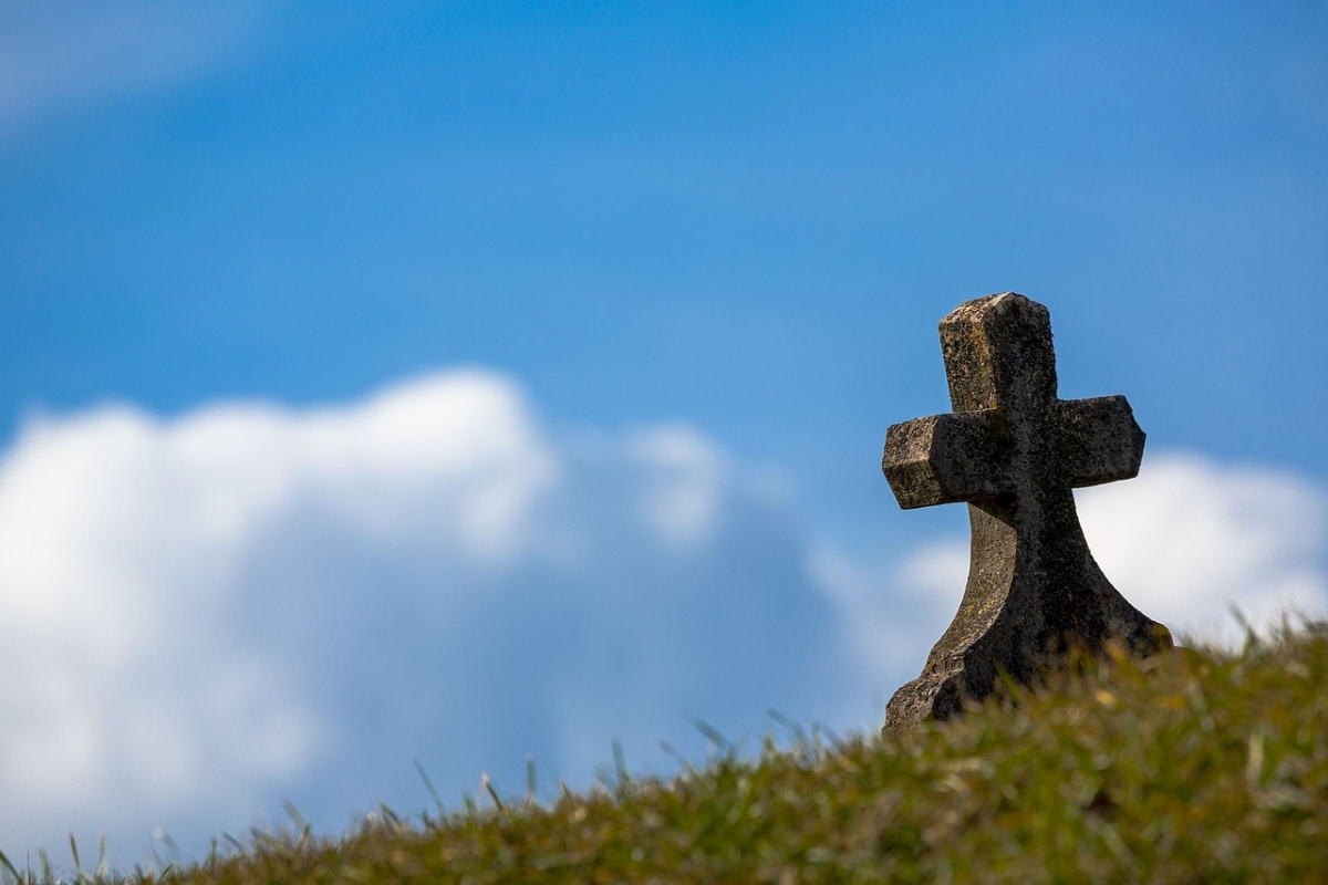 В какие дни нельзя ходить на кладбище согласно церковным канонам